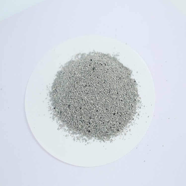 Sodium bentonite cat litter in China