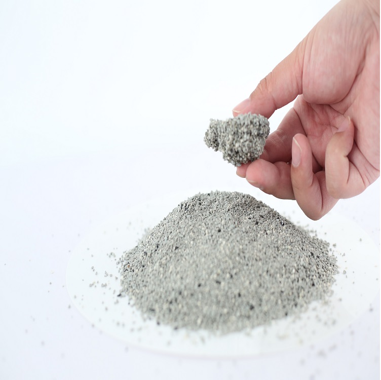 natural-bentonite-cat-litter.JPG